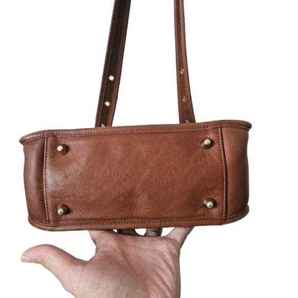 Coach VTG Legacy Zip 9966 Tan / Gold Hardware - Picture 4 of 9